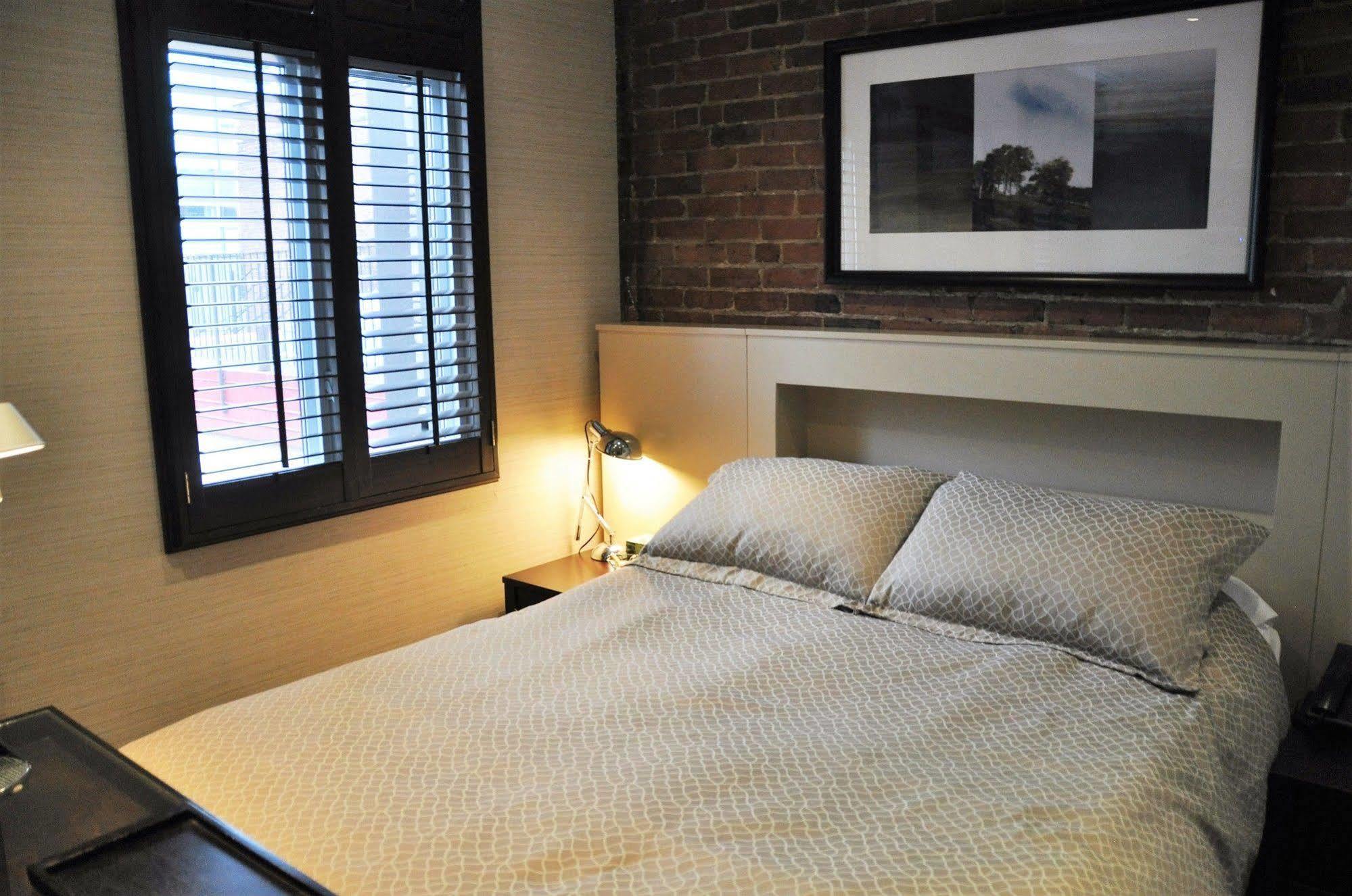 1595 Saint-Denis Hotell Montréal Exteriör bild